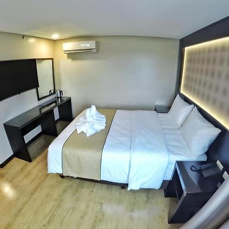 Grand Xing Imperial Hotel Илоило Экстерьер фото