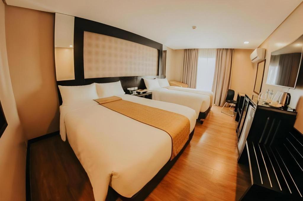 Grand Xing Imperial Hotel Илоило Экстерьер фото