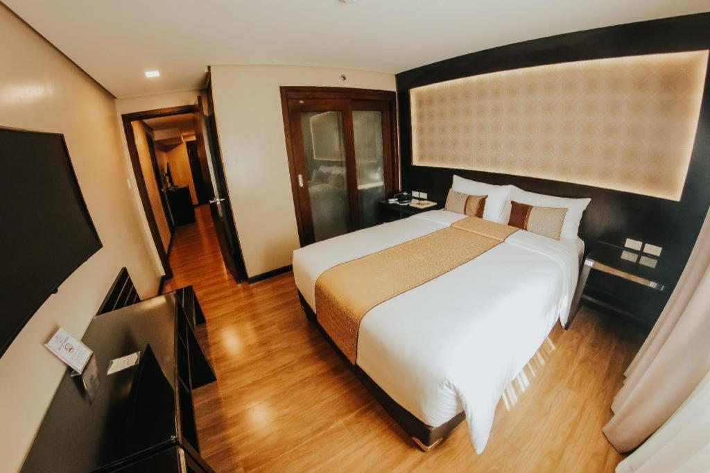 Grand Xing Imperial Hotel Илоило Экстерьер фото