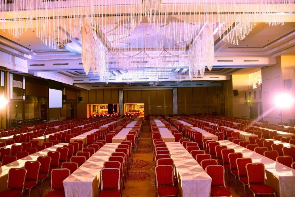 Grand Xing Imperial Hotel Илоило Экстерьер фото