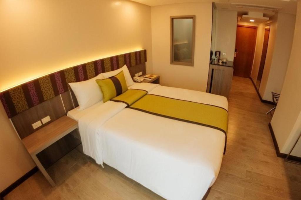 Grand Xing Imperial Hotel Илоило Экстерьер фото