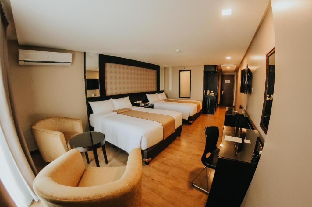 Grand Xing Imperial Hotel Илоило Экстерьер фото