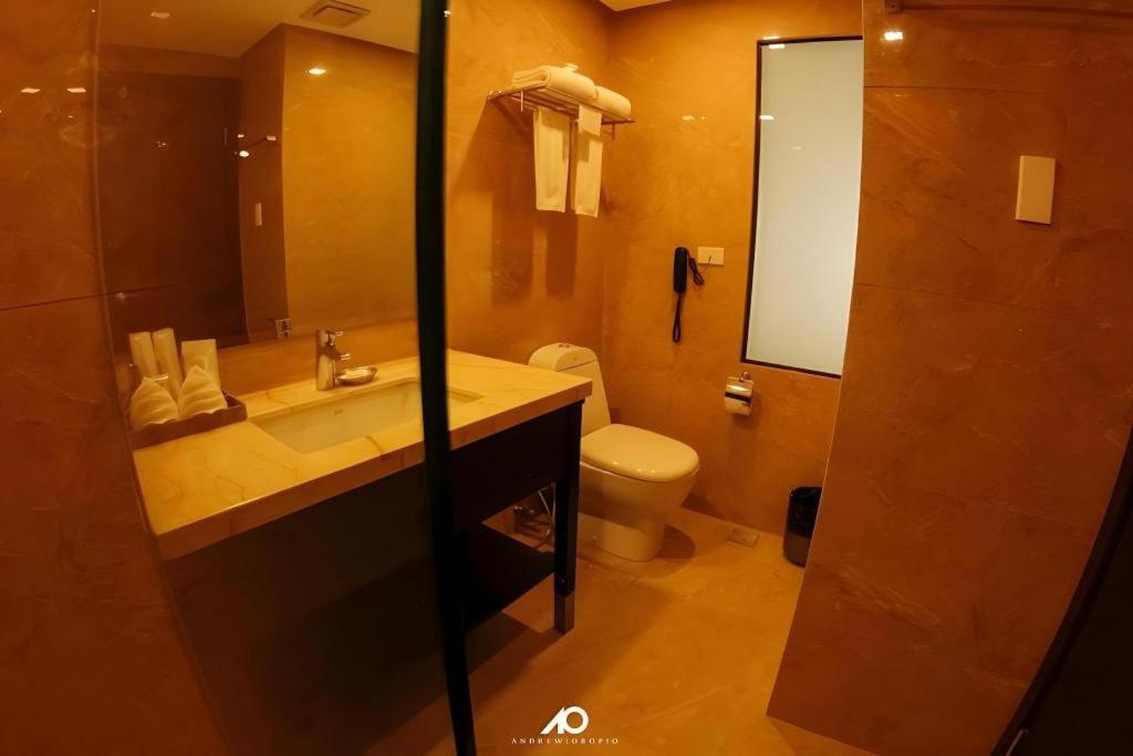 Grand Xing Imperial Hotel Илоило Экстерьер фото